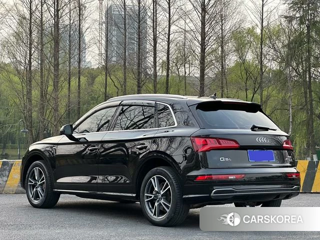 Audi Q5L id 4236312 из Китая 18