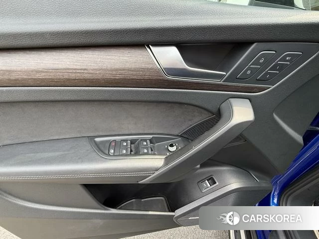 Audi Q5L 2022 Синий из Китая, фото 5