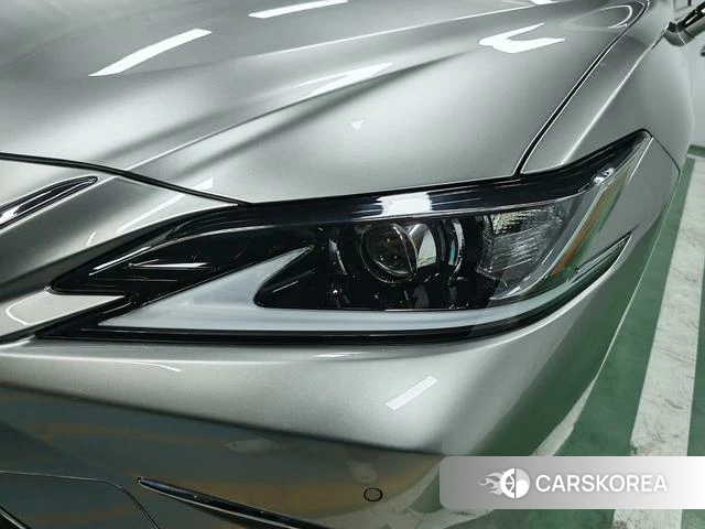 Lexus ES id 4208587 из Китая 13