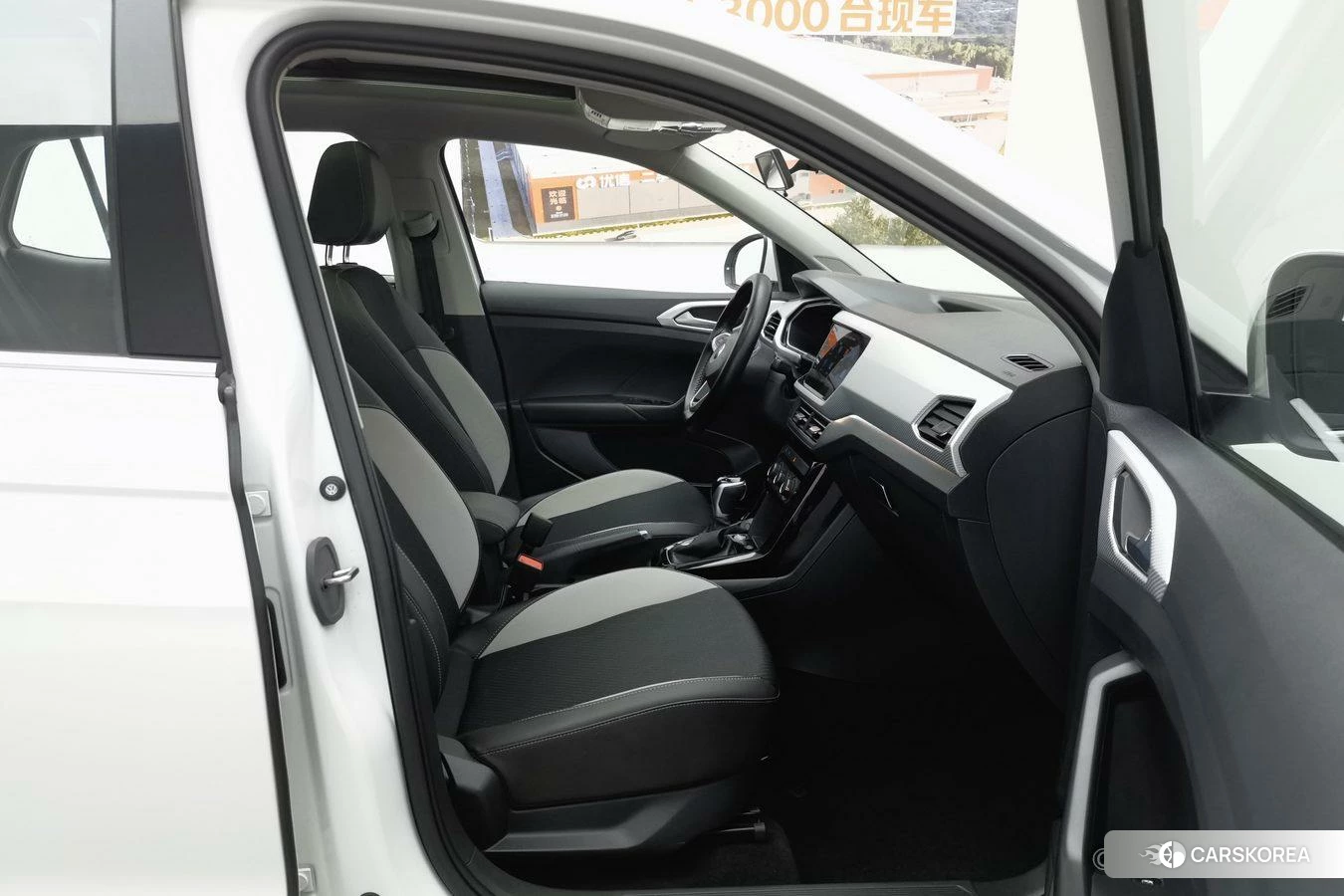 Volkswagen Exploring the shadow id 4420770 из Китая 17