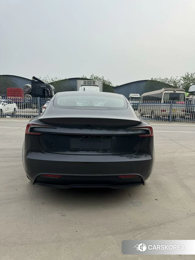 Tesla Model 3 2026 Темно-серый из Китая, фото 4