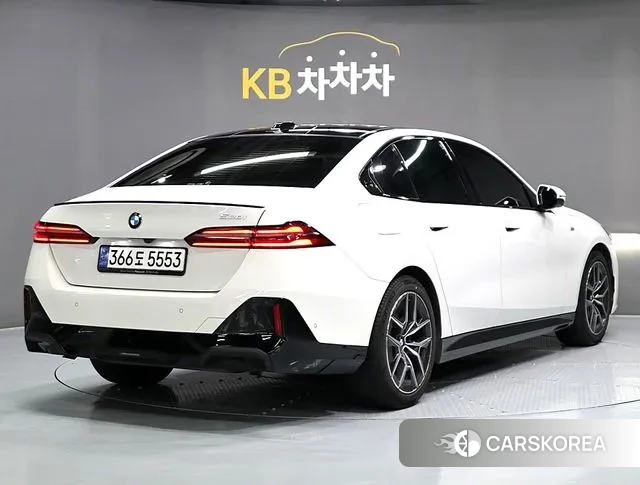 BMW 5 Series (G60) id 2958865 из Кореи 13