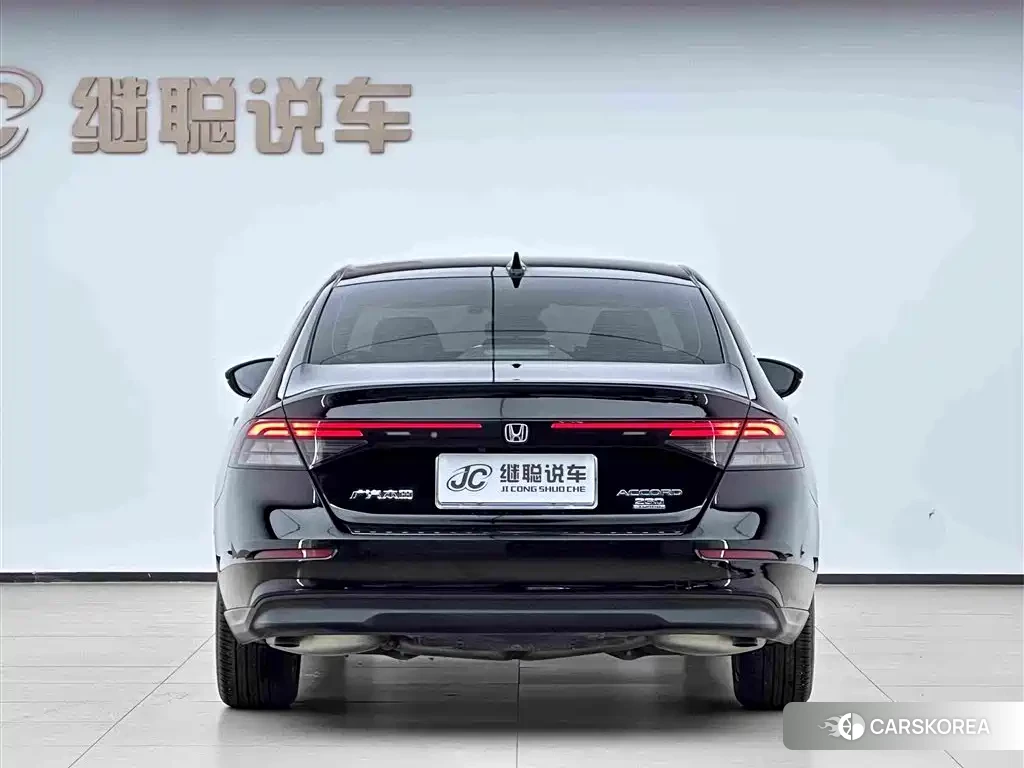 Honda Accord id 4553902 из Китая 10
