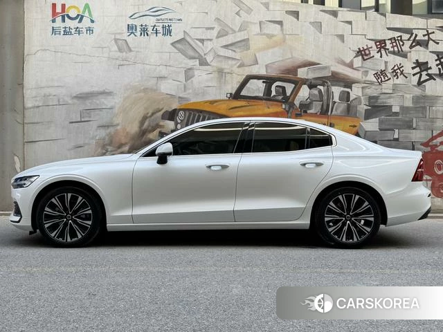 Volvo S60 2023 Белый из Китая, фото 6