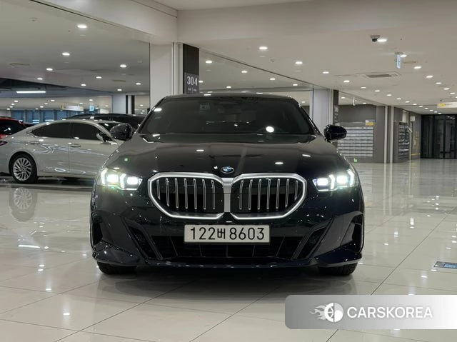 BMW 5 Series (G60) id 4329364 из Кореи 13