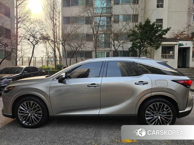 Lexus RX350h 5th generation 2024 Серебристо-серый из Кореи, фото 3