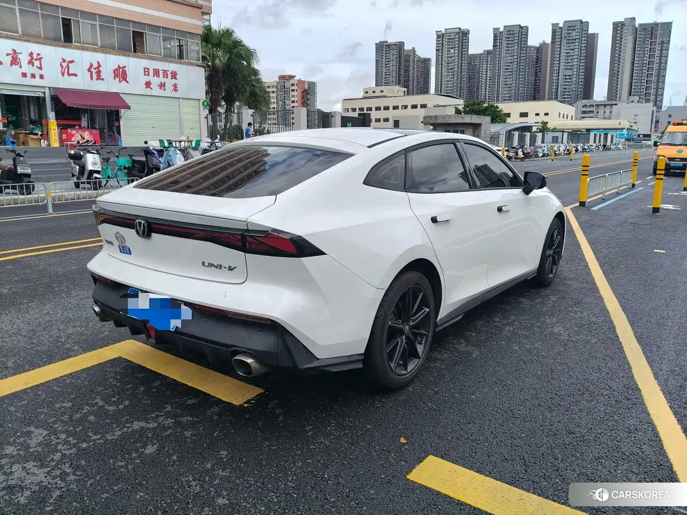 Chang'an Changan UNI-V 2022 Белый из Китая, фото 3