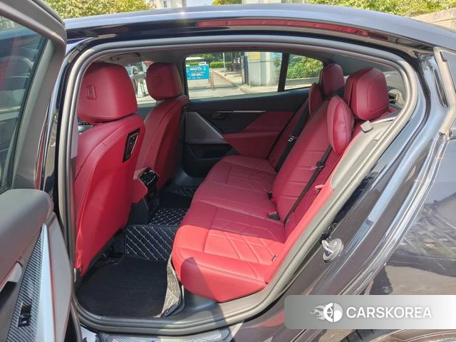 BMW 5 series 2025 Черный из Китая, фото 3