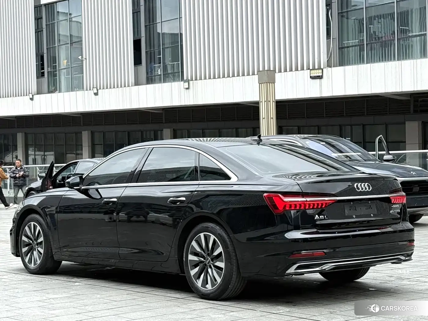 Audi A6L 2022 Черный из Китая, фото 3