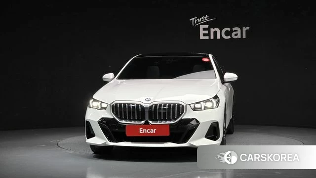 BMW 5 Series (G60) id 4578669 из Кореи 23