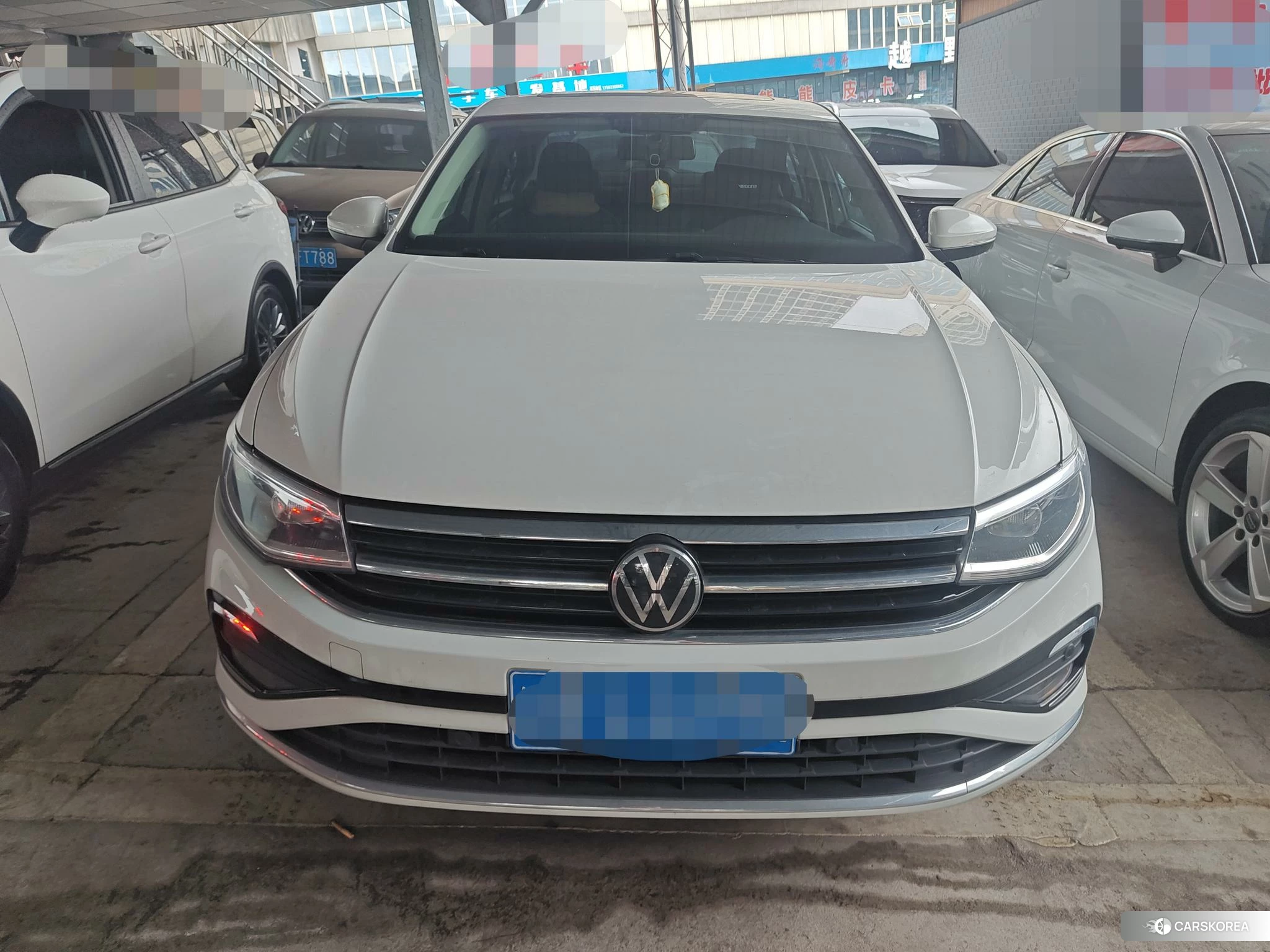 Volkswagen Bora 2024 Белый из Китая, фото 3