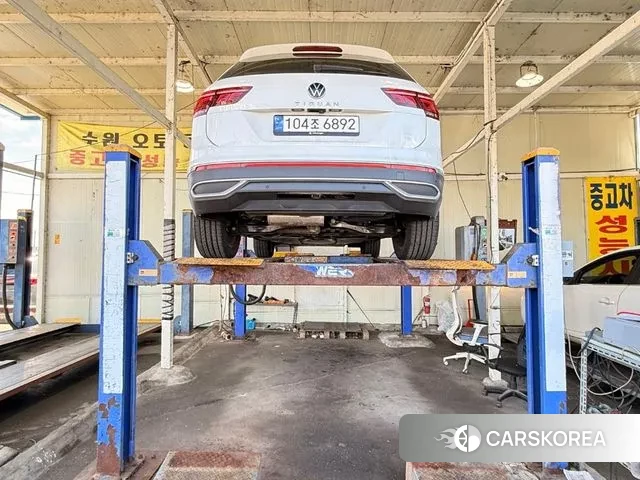 Volkswagen Tiguan second Generation 2024 Белый из Кореи, фото 3