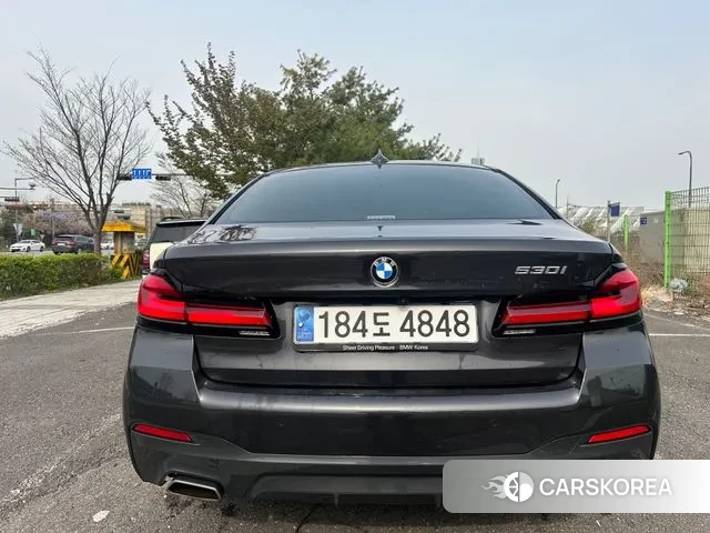 BMW 5 Series (G30) 2023 Серый из Кореи, фото 3