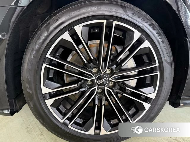 Audi A6L id 4307516 из Китая 9