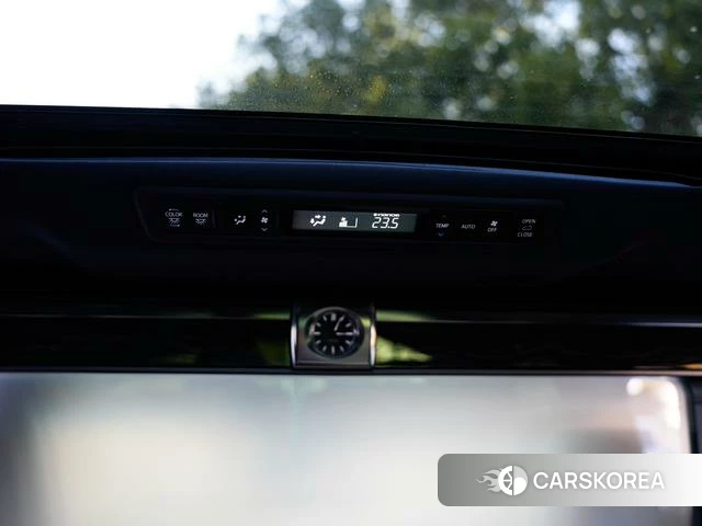 Lexus LM id 4239337 из Китая 16
