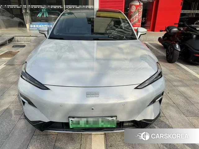 Geely Galaxy Galaxy E8 2025 Серебристо-серый из Китая, фото 3