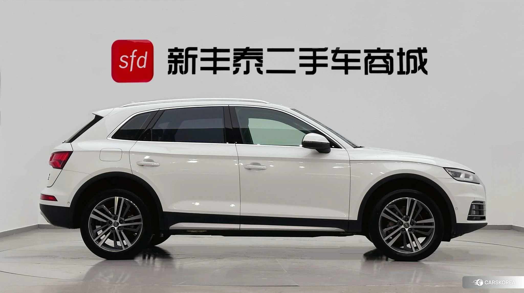 Audi Q5L id 4420032 из Китая 23