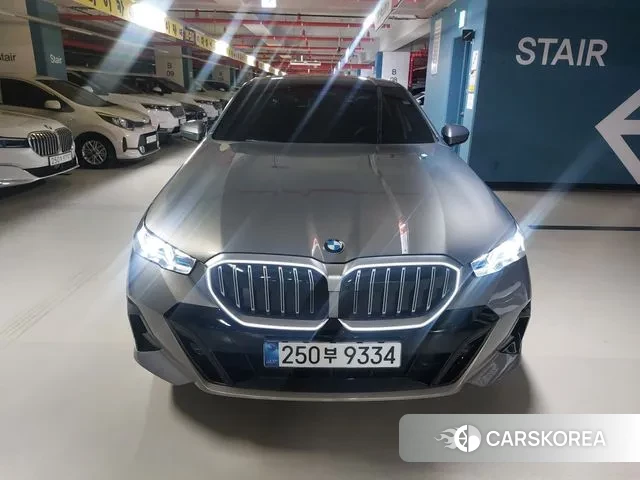 BMW 5 Series (G60) id 3410234 из Кореи 11