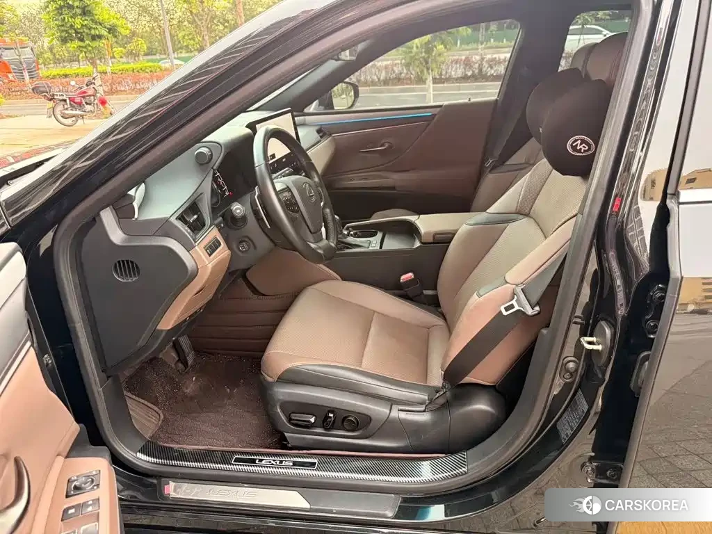 Lexus ES 2025 Черный из Китая, фото 3