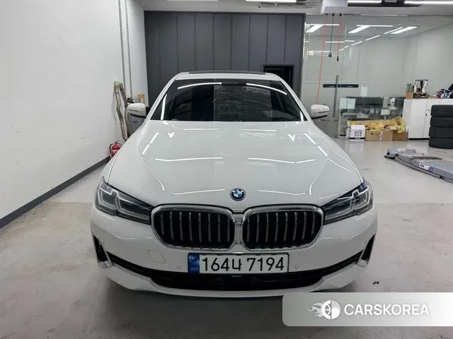 BMW 5 Series (G30) 2022 Белый из Кореи, фото 3