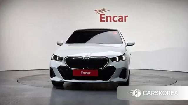 BMW 5 Series (G60) id 3533616 из Кореи 13