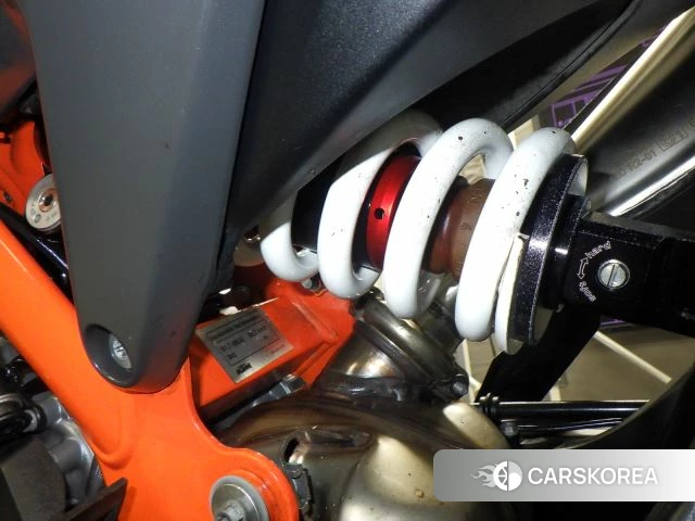 KTM 890 DUKE R id 3957894 из Японии 23