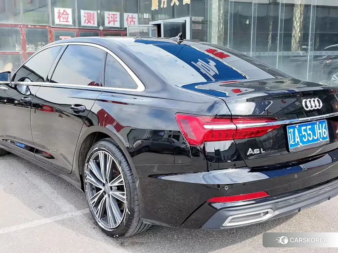 Audi A6L id 4629695 из Китая 9