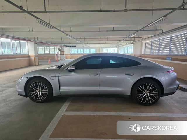 Porsche Taycan 2022 Серебряный из Кореи, фото 6