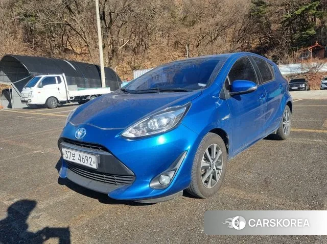 Toyota Prius C id 3505388 из Кореи 11