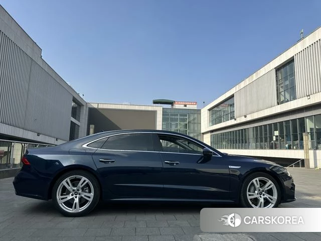 Audi A7L id 4261592 из Китая 9