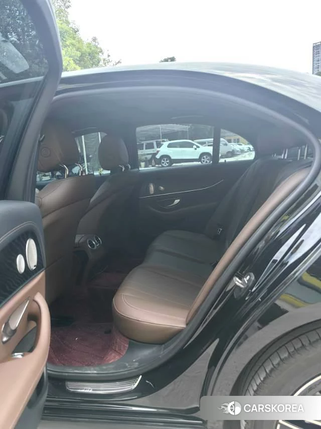 Mercedes-Benz E-class (imported) 2023 Черный из Китая, фото 3
