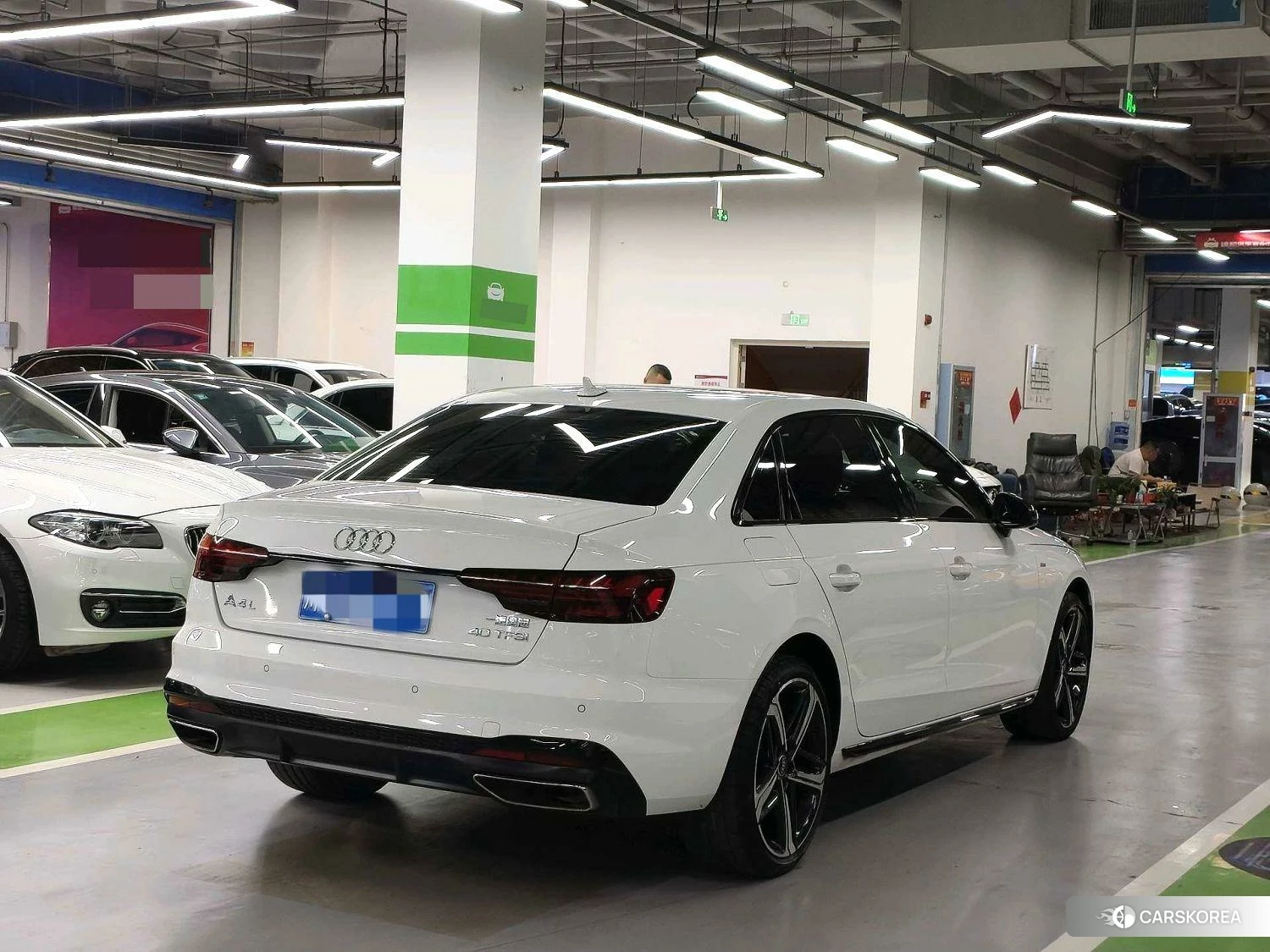 Audi A4L 2023 Белый из Китая, фото 3