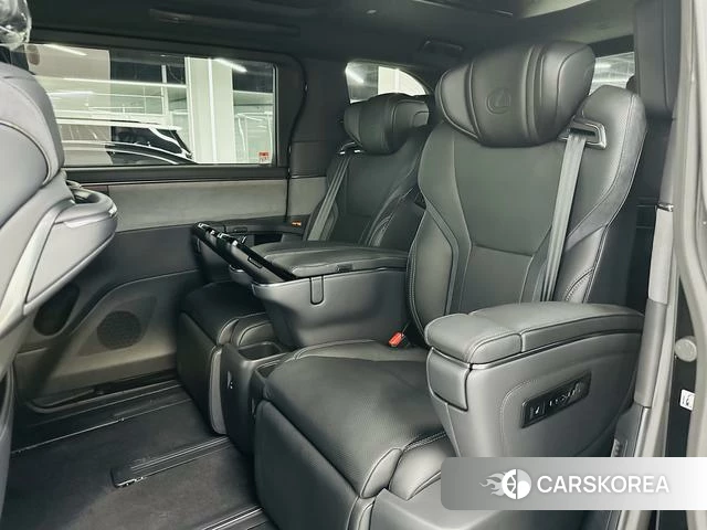 Lexus LM 2025 Черный из Китая, фото 3