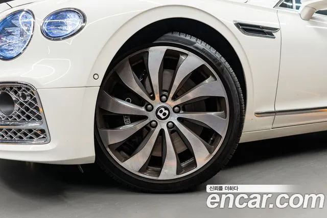 Bentley Flying Spur 3rd Generation 2022 Белый из Кореи, фото 5