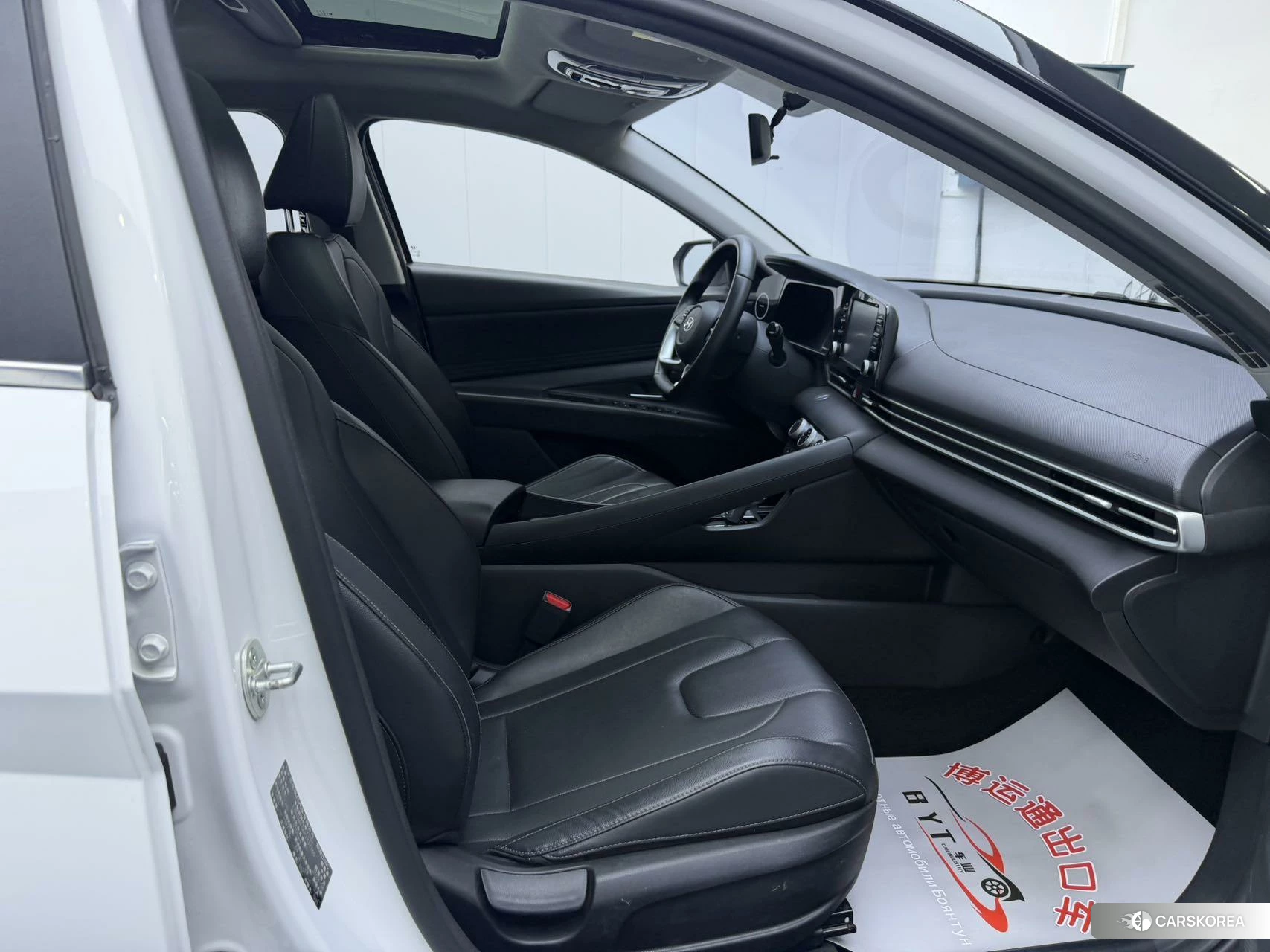Hyundai Elantra 2023 Белый из Китая, фото 5