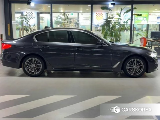 BMW 5 Series (G30) id 4667113 из Кореи 13