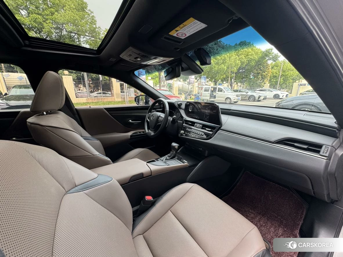 Lexus ES id 4473382 из Китая 11
