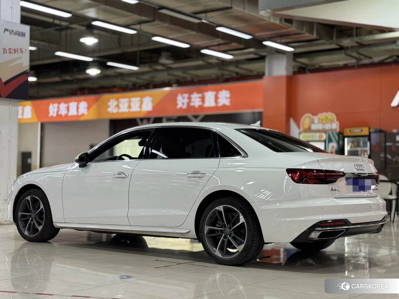 Audi A4L id 4405844 из Китая 18