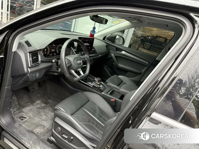 Audi Q5L 2021 Черный из Китая, фото 3