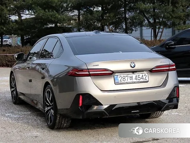 BMW 5 Series (G60) id 3619716 из Кореи 13