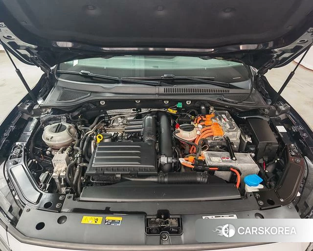 Volkswagen Passat PHEV id 4298047 из Китая 13
