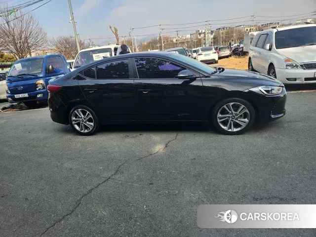 Hyundai Avante AD id 3656923 из Кореи 13