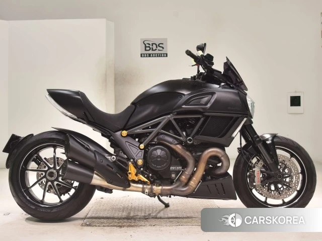 Проданный Ducati DIAVEL DARK 2015 из Японии