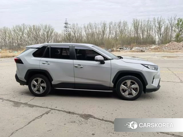 Toyota RAV4 Rongfang 2022 Серебристо-серый из Китая, фото 4