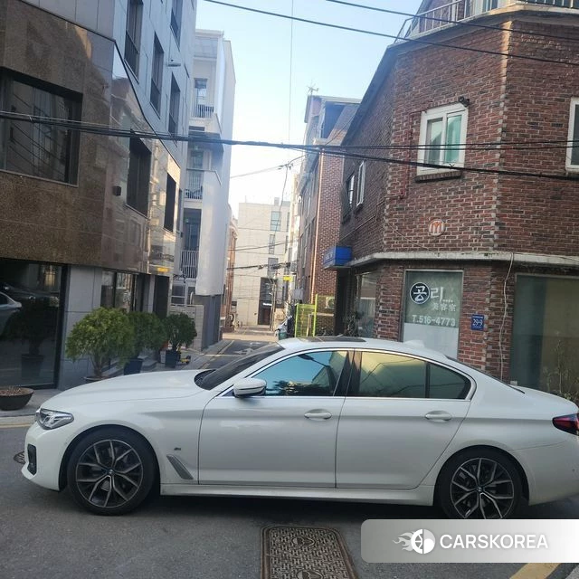 BMW 5 Series (G30) 2022 Белый из Кореи, фото 3