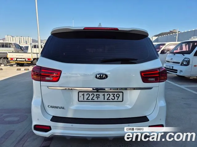 Kia The New Carnival id 2314504 из Кореи 8