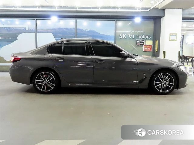 BMW 5 Series (G30) id 4337929 из Кореи 13