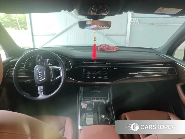 Audi Q7 2020 Черный из Китая, фото 3