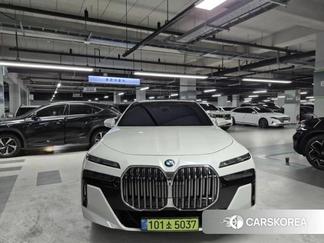 BMW 7 Series (G70) 2024 Белый из Кореи, фото 3