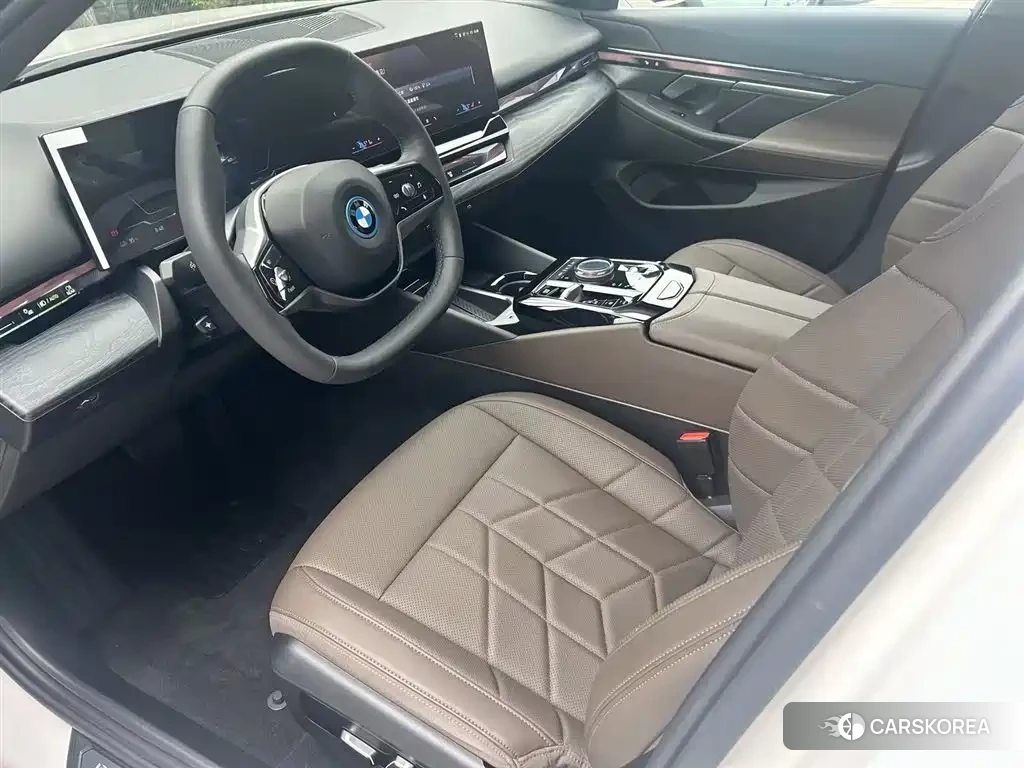 BMW i5 id 4570629 из Китая 9